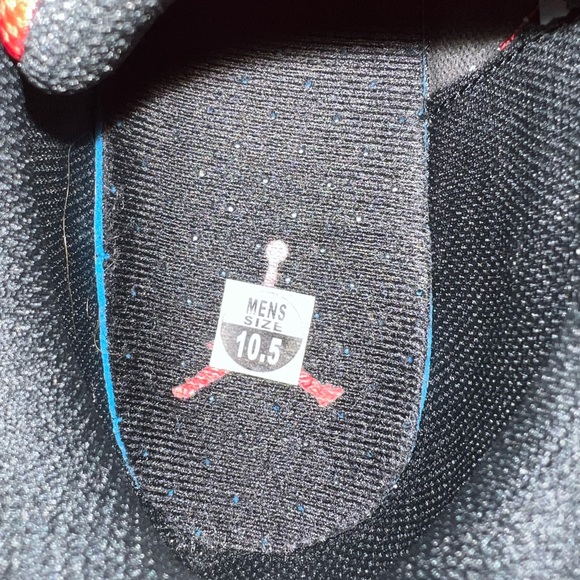 Mens Air Jordan 11 University Red Size 10.5 - Picture 5 of 5